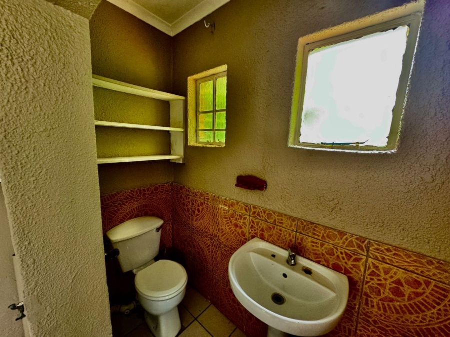 6 Bedroom Property for Sale in Dassie Rand North West